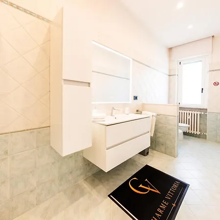 Charme Vittoria Elegante Nel Centro Di Con Ascensore E Aria Condizionata Διαμέρισμα Άστι