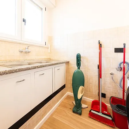 Charme Vittoria Elegante Nel Centro Di Con Ascensore E Aria Condizionata Daire